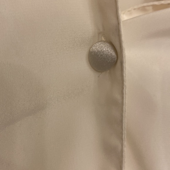 High notes New York Cream Button Down Blouse - Picture 5 of 8